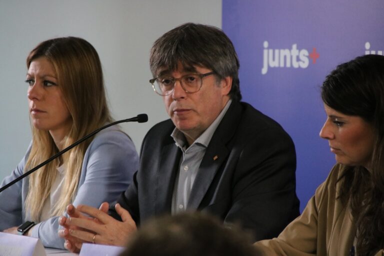 #12M: Puigdemont denuncia intents per «deslegitimar» la seva eventual investidura i recorda a Sánchez que «governa en minoria»