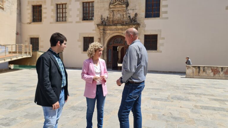Els Reials Col·legis dibuixen el nou triangle morbós de la política tortosina: oposició, tripartit i Bisbat