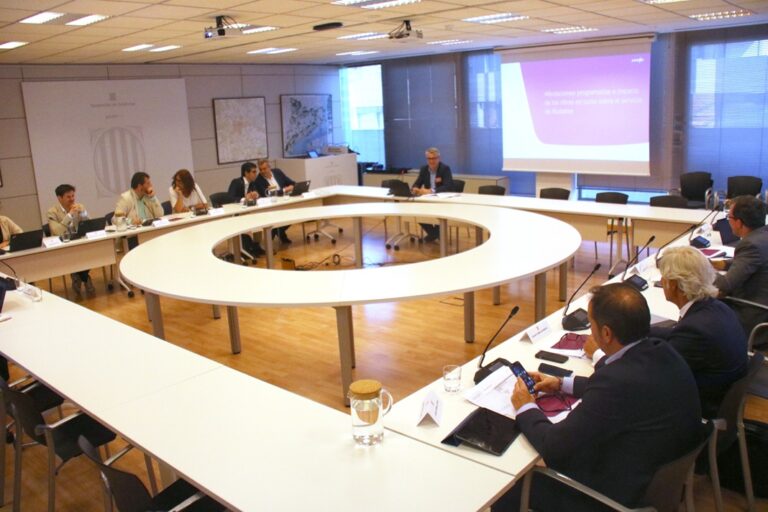 Govern i Estat pacten recuperar l’Avant entre Tortosa i Barcelona, suspès des de la pandèmia