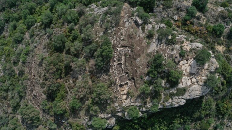 La URV torna a excavar al jaciment de l’Antic d’Amposta per aprofundir en el sistema defensiu