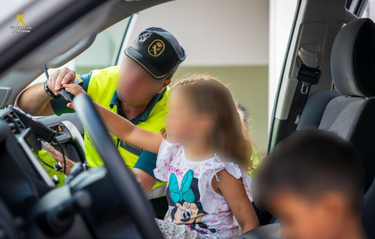La Guàrdia Civil apropa els seus serveis als nens i nenes rapitencs