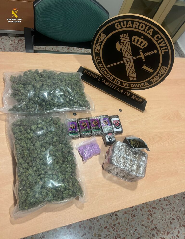 L’olor a marihuana dins d’un cotxe acaba amb tres detinguts a l’AP-7 al seu pas per l’Ampolla