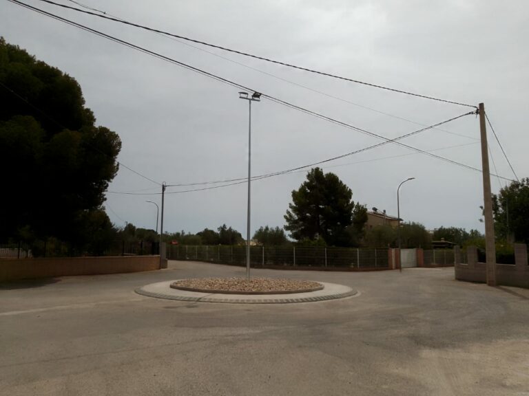 L’Ajuntament de l’Ampolla construeix dues rotondes a la urbanització Meligó
