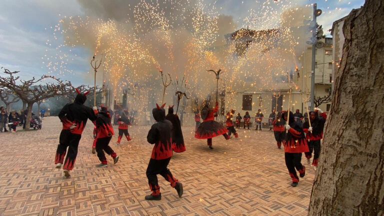 Móra d’Ebre fa lluir la cultura popular catalana (vídeo)