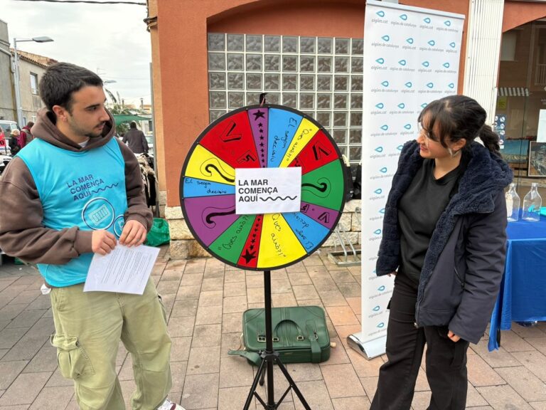 ‘La mar comença aquí’, campanya per conscienciar sobre les petites deixalles marines al Delta de l’Ebre