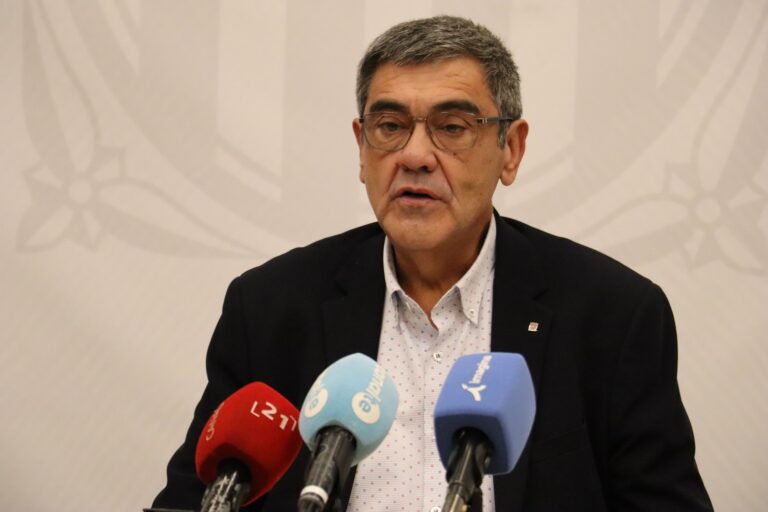 El govern argumenta el relleu de Toni Curcó per la necessitat de buscar “una direcció amb un perfil més gerencial”