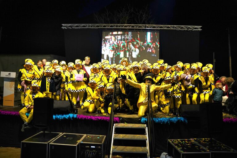 El Carnaval de Deltebre omple els carrers de festa i celebra una edició multitudinària