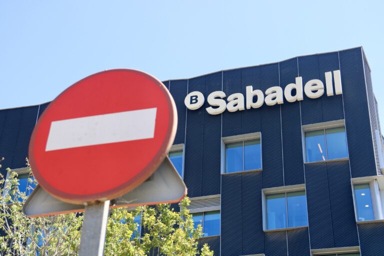 El consell d’administració del Banc Sabadell rebutja per unanimitat l’opa del BBVA