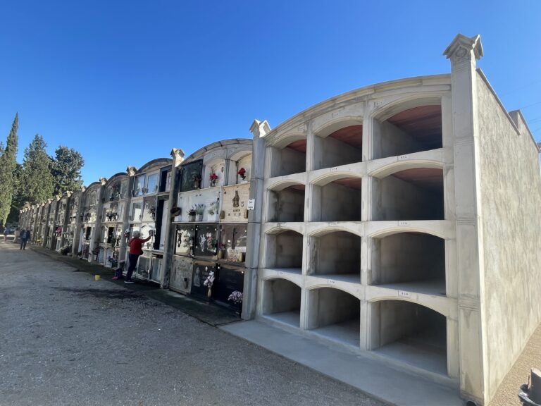 L’Ajuntament de Tortosa construeix 24 nous nínxols al cementiri i renova els lavabos de manera integral