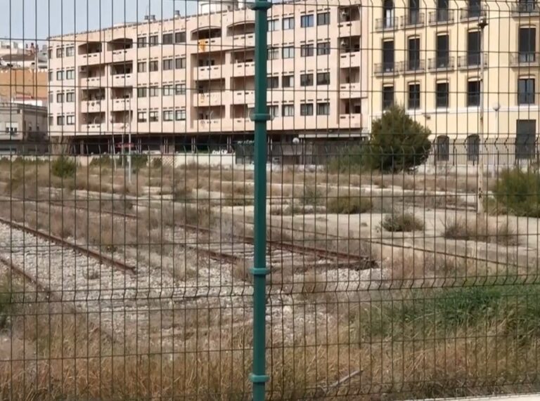 L’Ajuntament de Tortosa adjudica per més de 400.000 euros les obres del nou aparcament (vídeo)