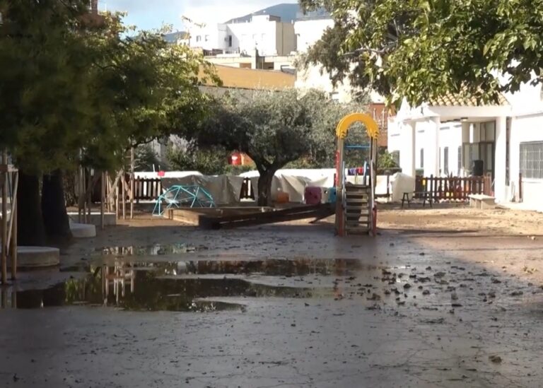 L’Escola Horta Vella de la Ràpita, greument afectada per les inundacions al barri del Xicago (vídeo)