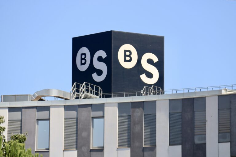 Un 2,8% dels accionistes clients del Sabadell acudeix a l’opa, un 1,1% del capital social