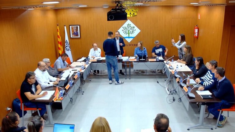 Móra d’Ebre actualitza impostos amb l’IPC i congela les taxes de les ordenances fiscals, excepte la de recollida d’escombraries i l’aigua
