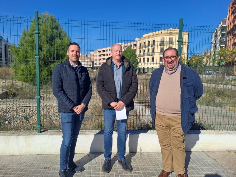 Junts per Tortosa denuncia la passivitat del govern tripartit per iniciar el segon aparcament de Renfe