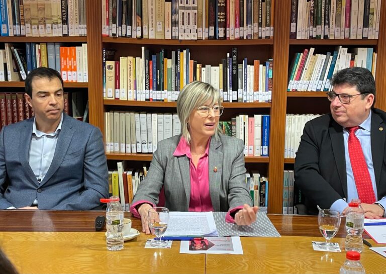 L’alcaldessa de Tortosa proposa a la Cambra de Comerç captar el talent local al món i crear un ‘consell de savis’