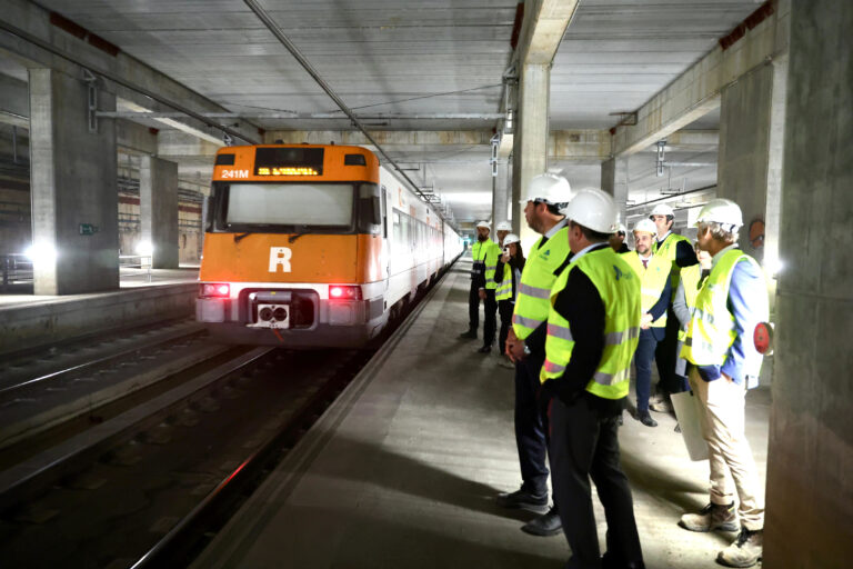 Puente demana explicacions a Alstom pel retard en l’entrega dels nous trens de Rodalies, que arribaran al 2027