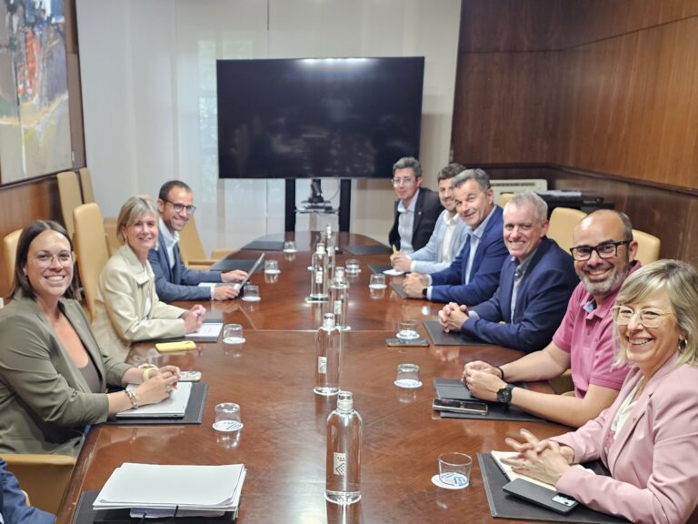 La Diputació lliga el seu compromís amb les vies verdes ebrenques per als pròxims quatre anys