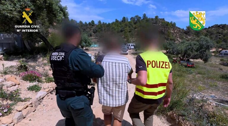 Un suís, assassí de la seva parella, detingut quan s’amagava en una finca de difícil accés a Riba-roja d’Ebre