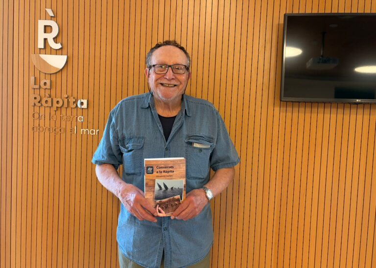 El llibre ‘Converses a la Ràpita’ recull una part de la memòria i les històries del poble a través de 56 entrevistes