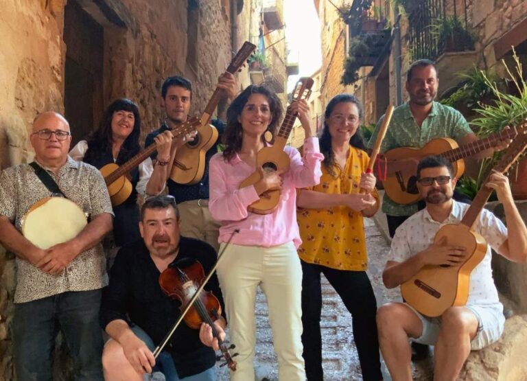 La Rondalla dels Ports porta la música tradicional ebrenca a la televisió canària