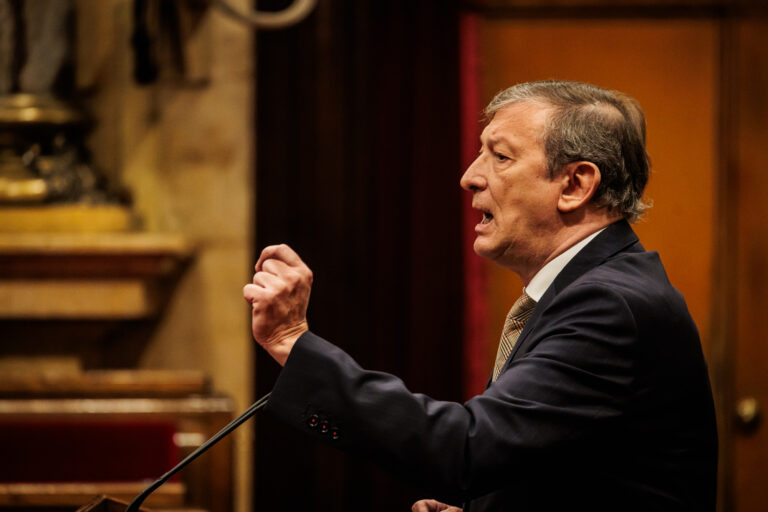 Huguet (PP) carrega contra uns pressupostos que mantenen el caos del servei de Regionals i «miren només cap a Barcelona»