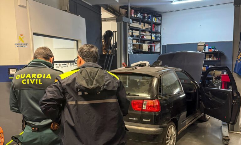 Desmantellat un taller de cotxes il·legal reincident a Tortosa