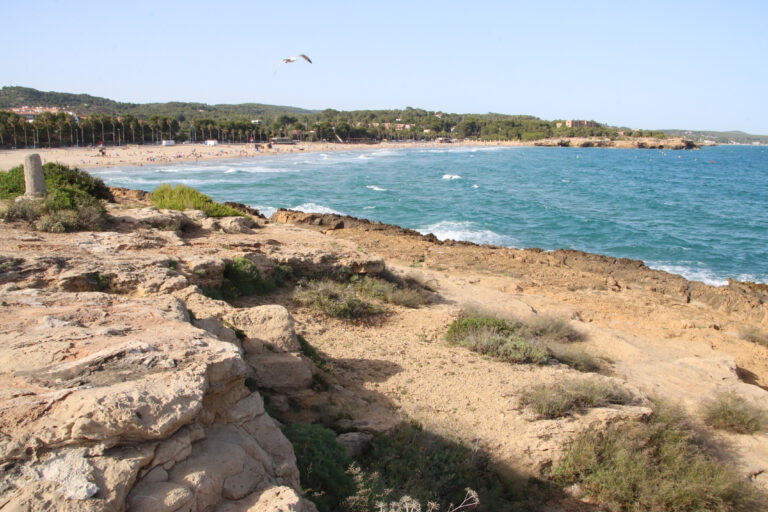 Mor un dels menors ferits crítics i pugen a dues les víctimes a la platja de l’Arrabassada de Tarragona