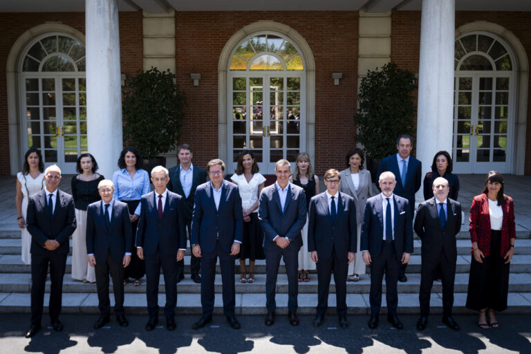 Illa i Sánchez escenifiquen a la Moncloa el suport institucional a la gigafactoria d’IA de Móra la Nova