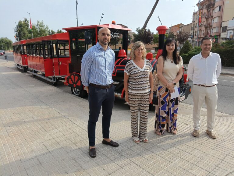 Tortosa posa en funcionament el nou tren turístic, un Carrilet elèctric que connecta patrimoni, riu i centre comercial